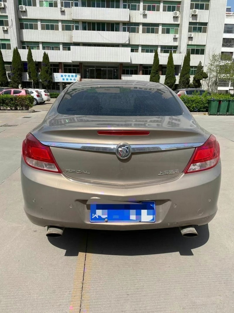 青岛抵押车12年别克威朗出售